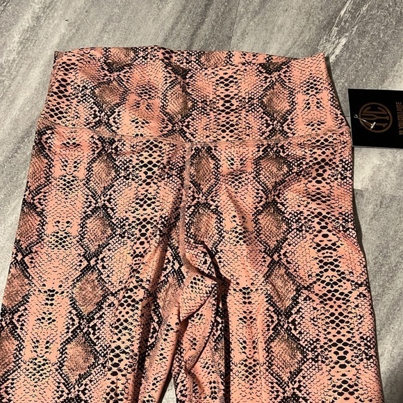 Til You Collapse Effortless Scrunch Leggings- Pink, Black, Gold Boa Large snake - Picture 11 of 12